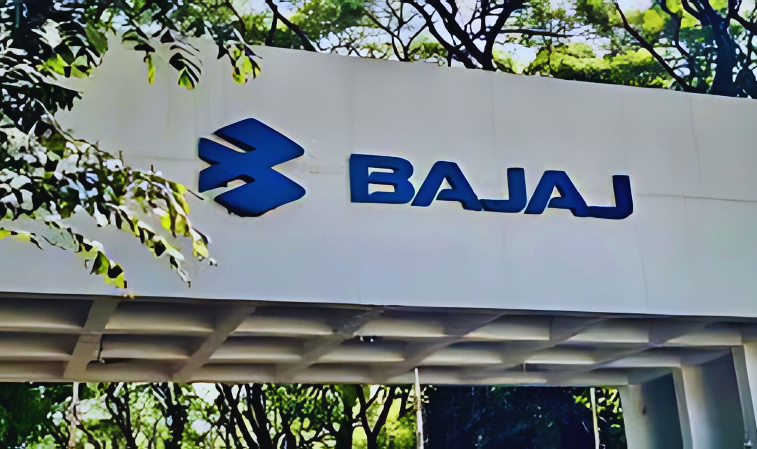 Bajaj Auto Shares Plunge 5% Amid Decline in October Domestic Sales