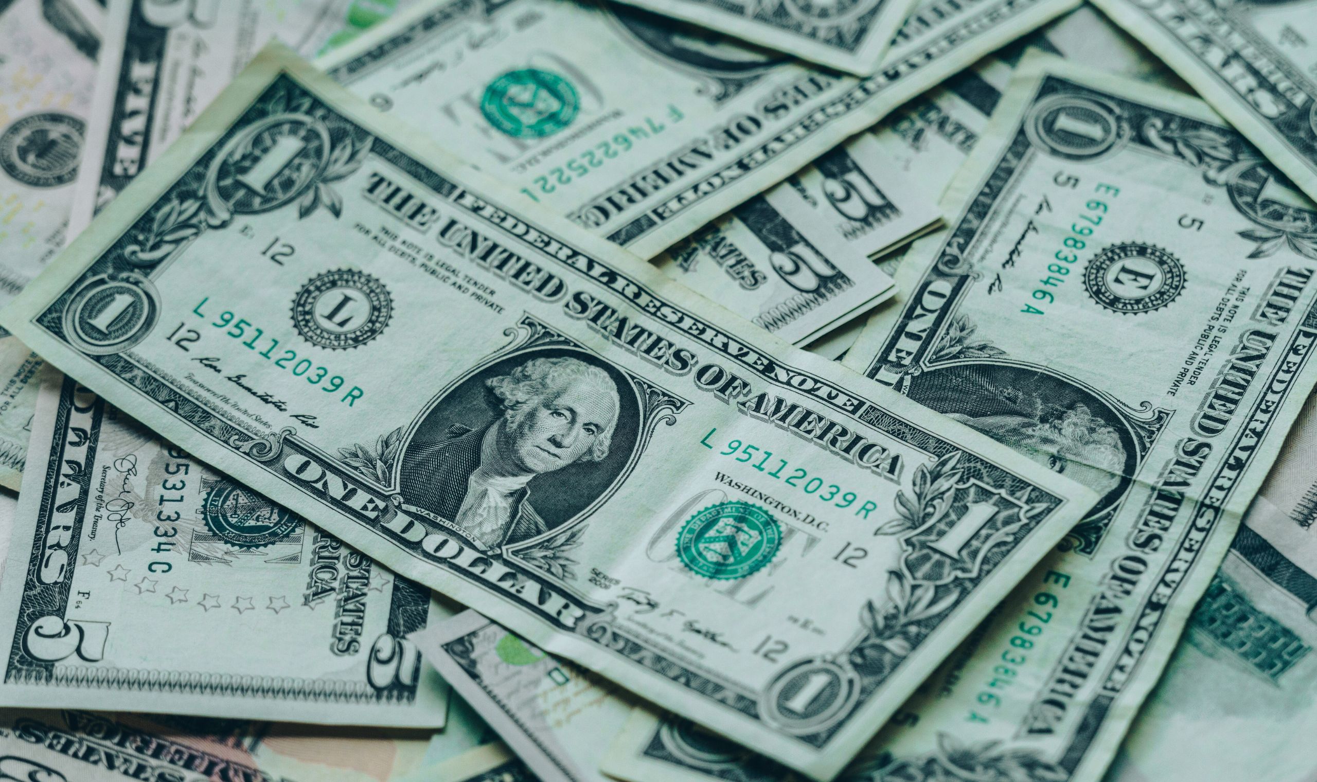 US Dollar Rallies on Trade Deal Optimism; Yen Slumps