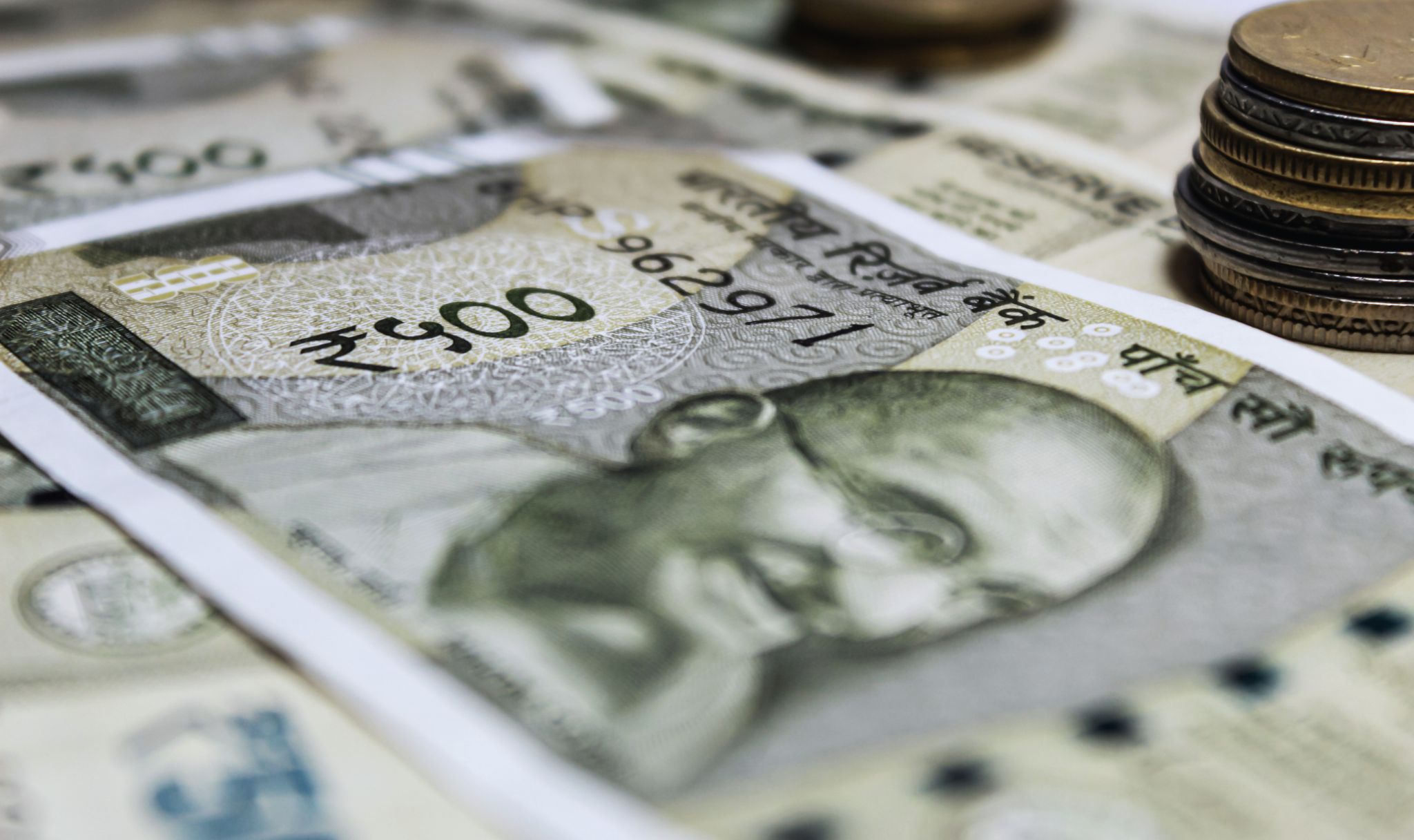 Rupee Tops 84/USD for First Time Since October as Analysts Turn Bullish